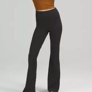 NWT Lululemon Groove Super-High-Rise Flared Pant Nulu in Black Multiple Sizes